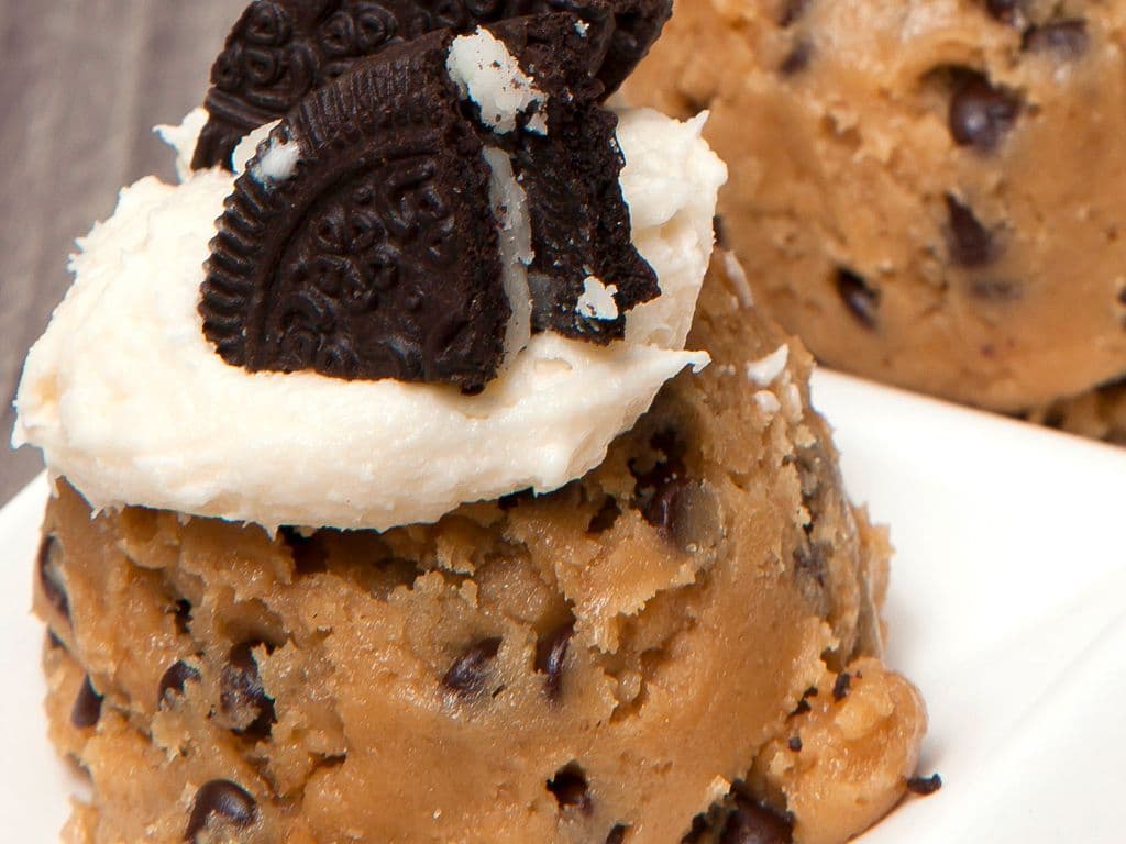Cookies & Cream - Cookie Dough Scoop* chocolate chip