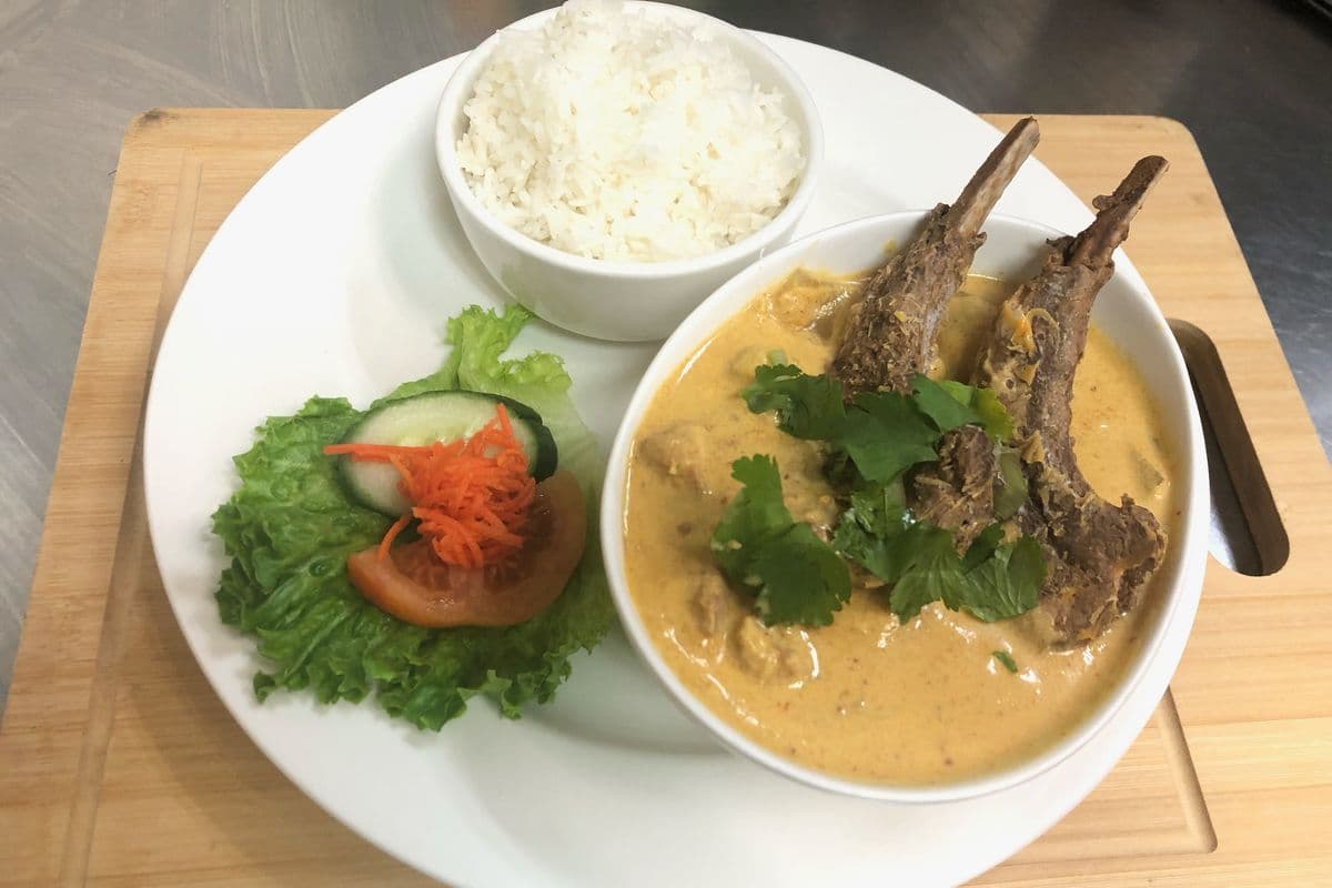 T16. Thai Massaman Curry