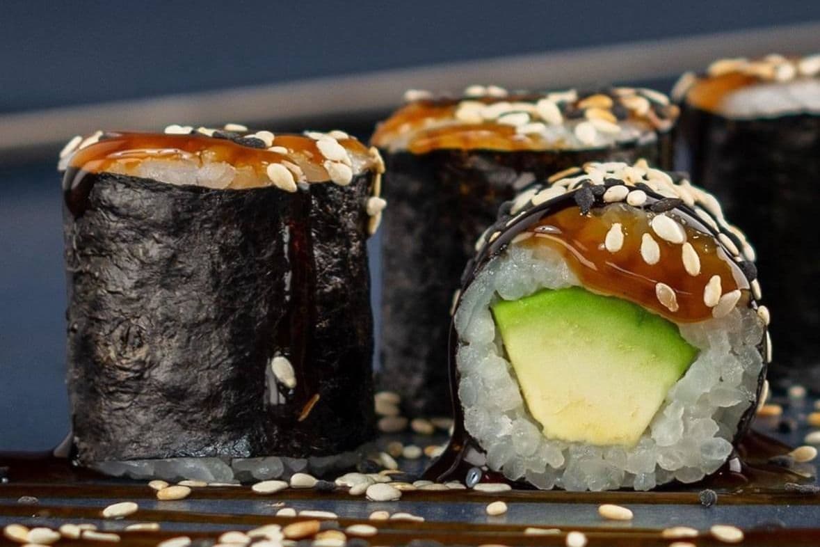 Avocado Maki Roll (6 pcs)
