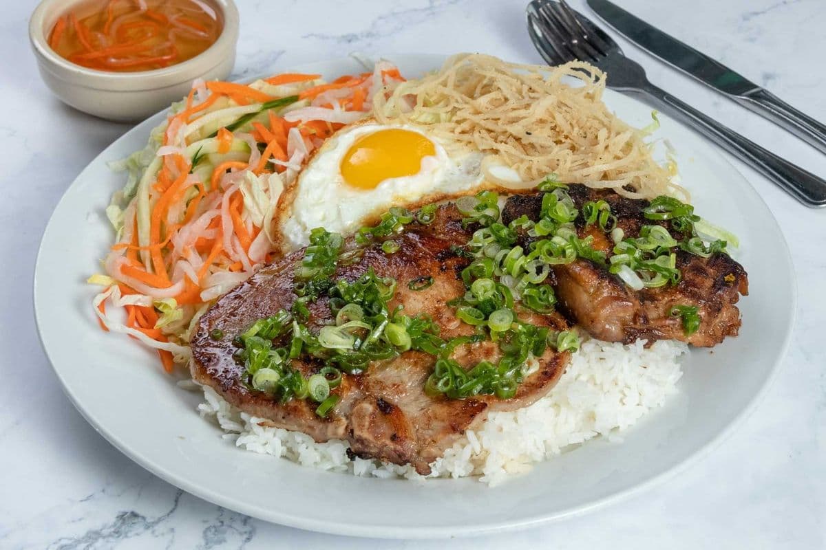 59. Grilled Lemon Grass Pork Chop, Chicken, Shredded Pork Skin, and Fried Egg with Steamed Rice (Cơm Sườn, Gà, Bì, Trứng)