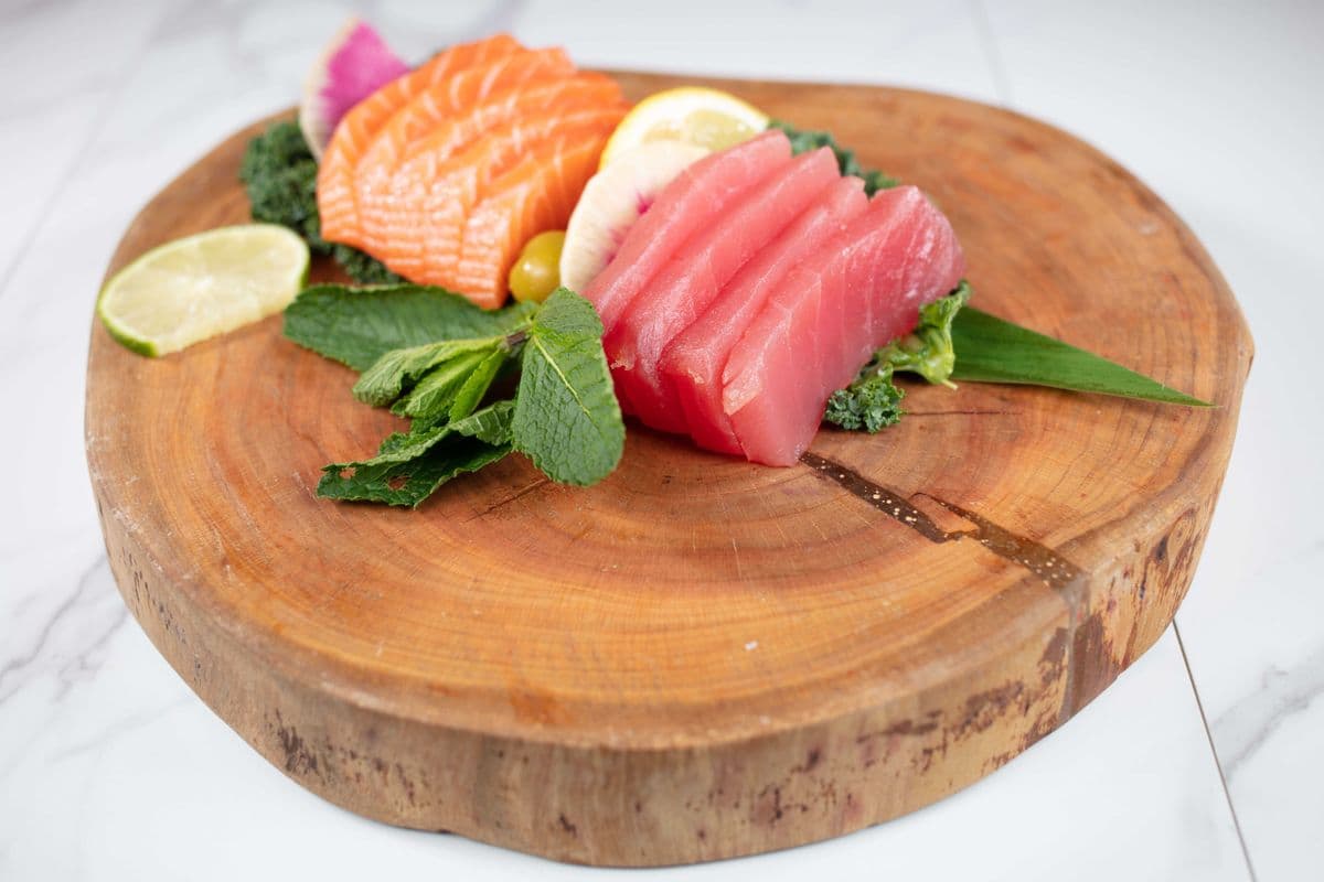 Salmon and Red Tuna Sashimi Set