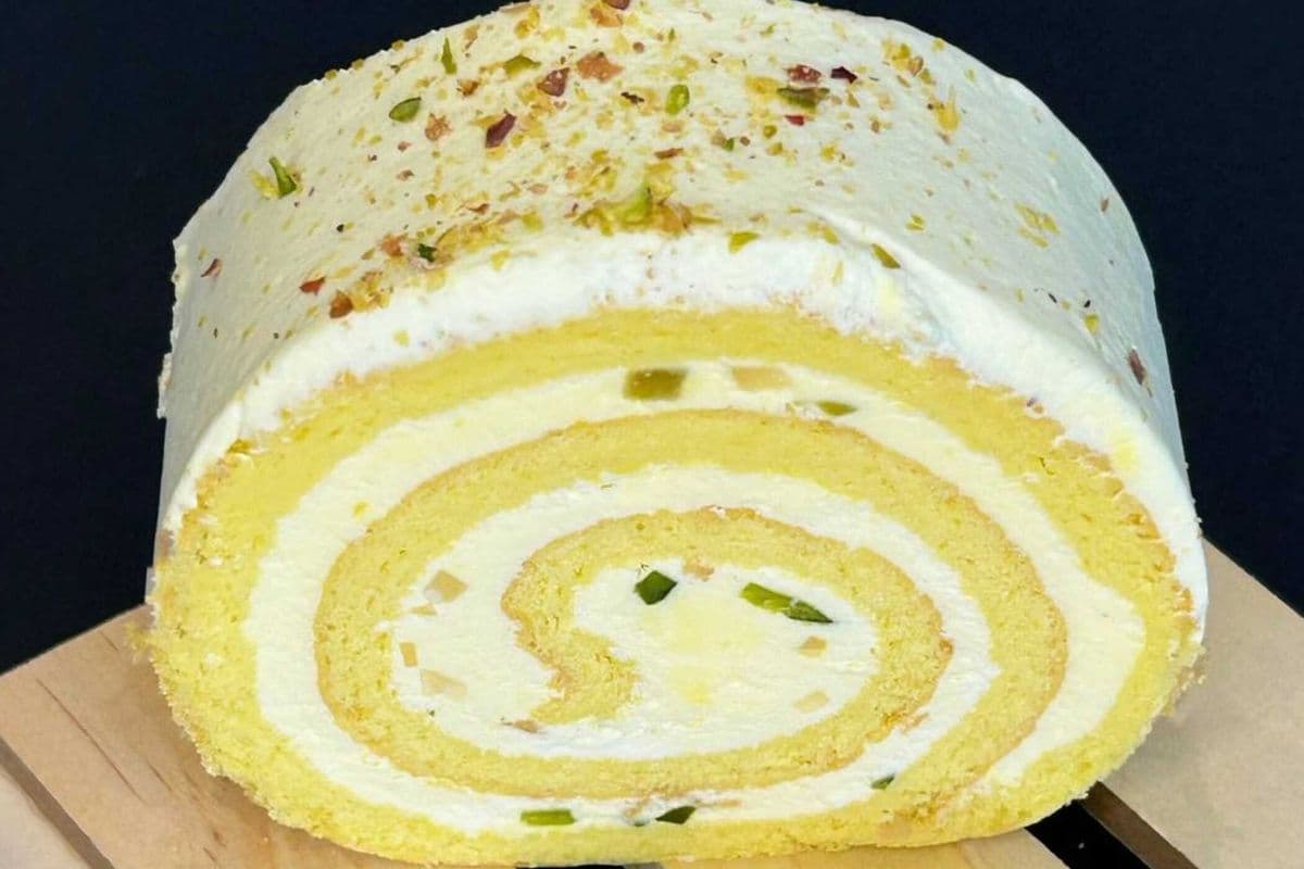 Saffron Roll Cake