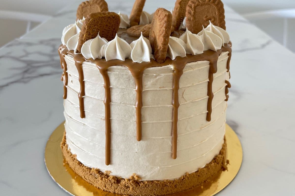 Lotus Biscoff Cake