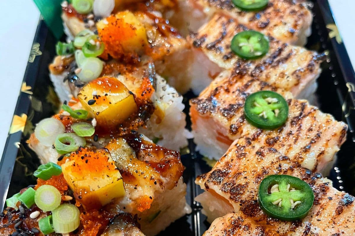 Aburi Salmon and Unagi Oshi (12pcs)