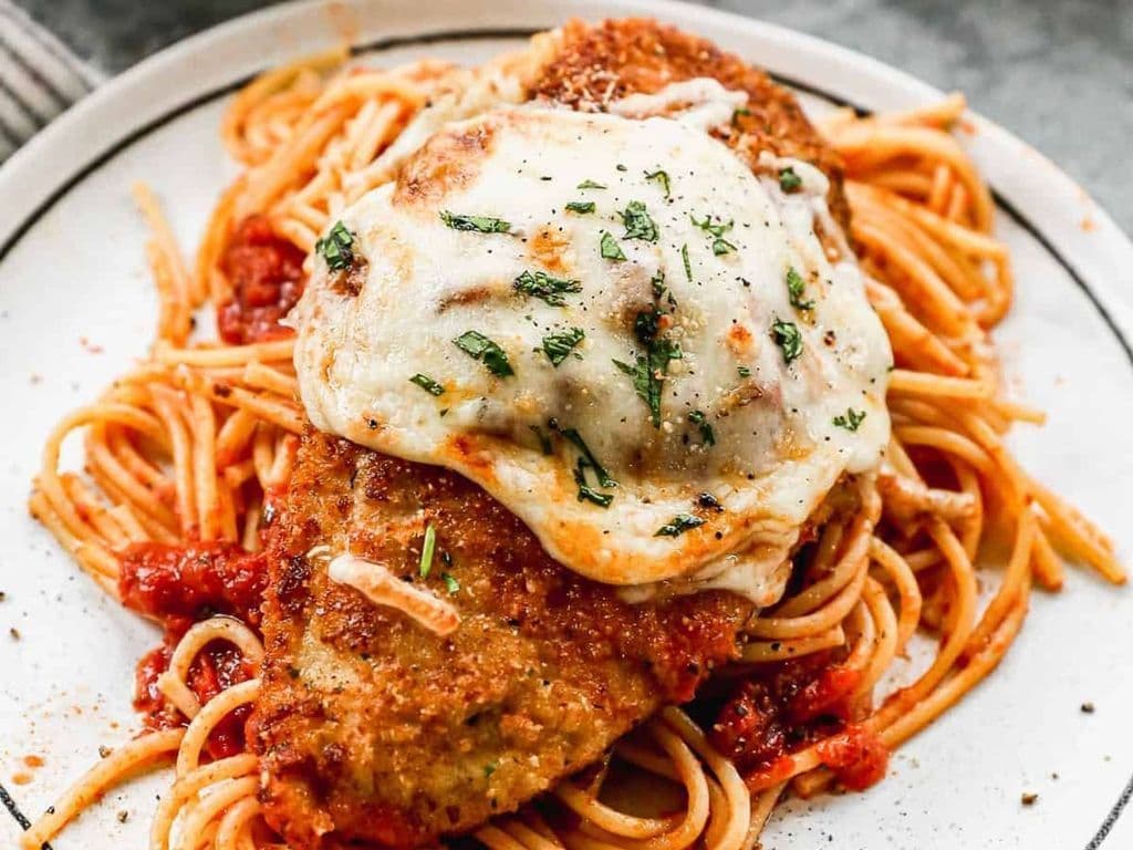 Salmon fettuccine