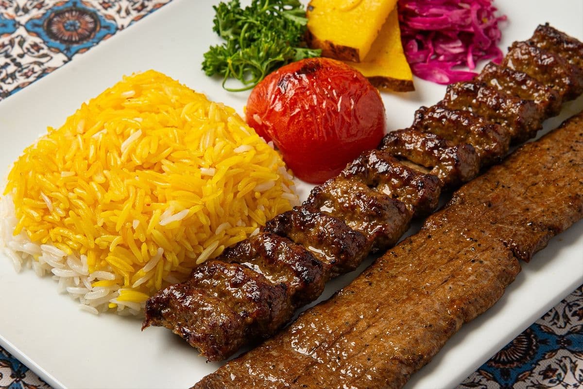 Lamb and Ground Beef Kebob چلو کباب کوبیده و برگ