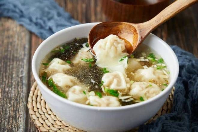 Chicken Wonton Soup 雞湯餛飩 / Soupe aux wontons de poulet