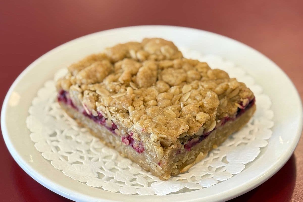 Partridgeberry crumble