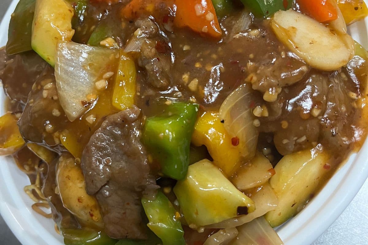 Szchuan Beef Crispy Chow Mein四川牛炒面