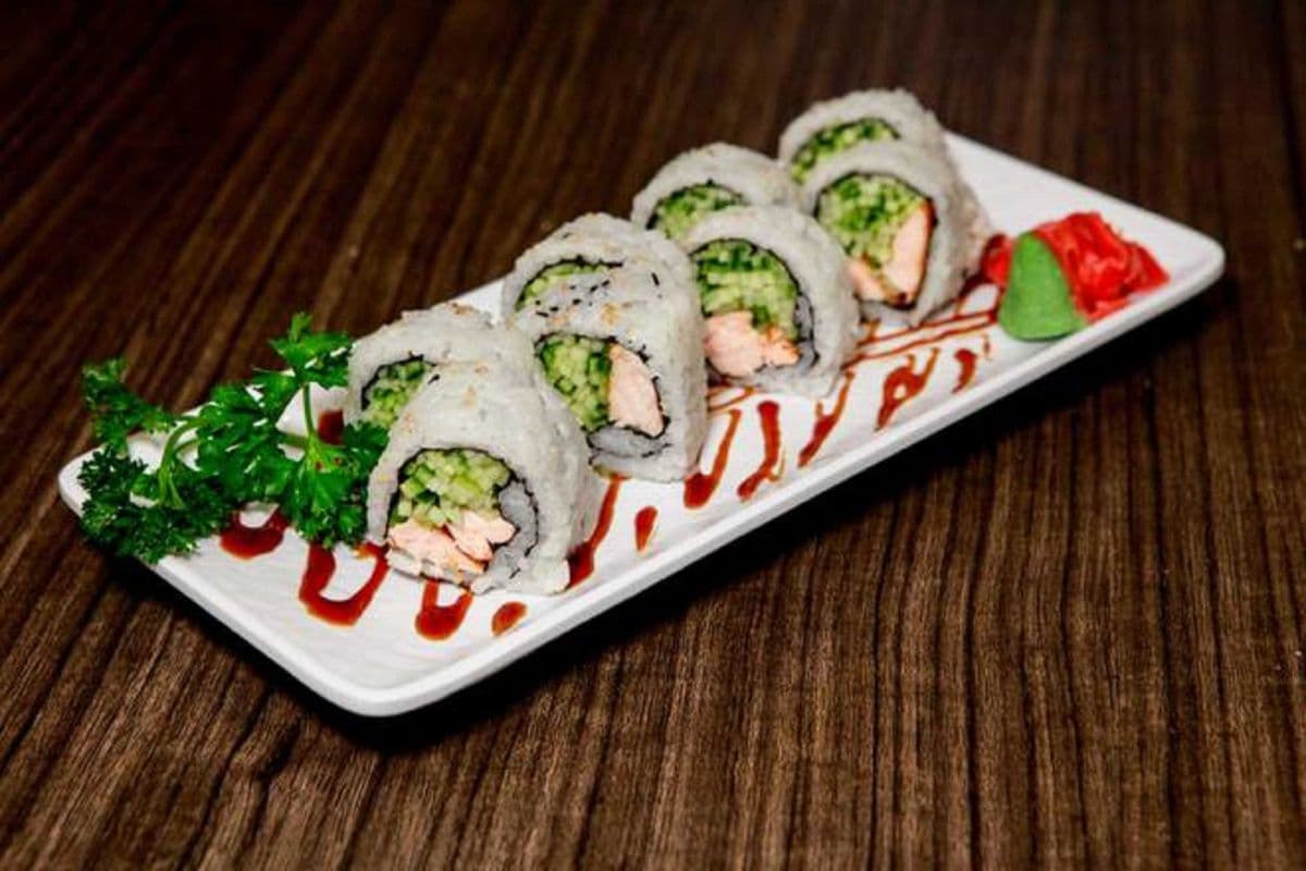 Grilled Chicken and Asparagus Roll (8 pcs)