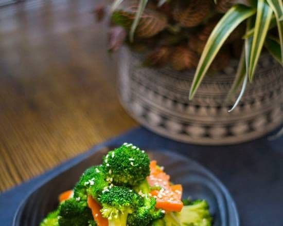 Broccoli With Sauce (爽口西兰花)