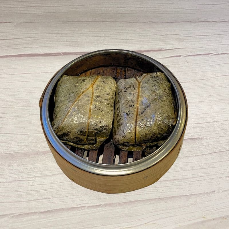 Steamed Sticky Rice Wrap with Chinese Sausages / 臘味糯米雞.