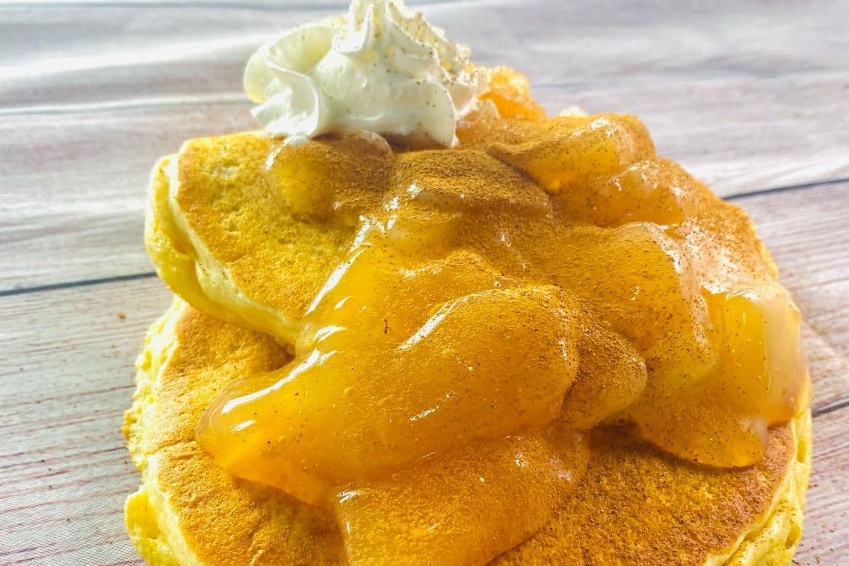 Apple Pie Pancakes – 1490 Cals 620 Cals