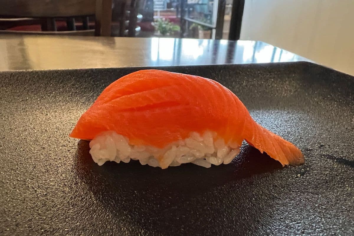 Wild Salmon Nigiri (1 pc)