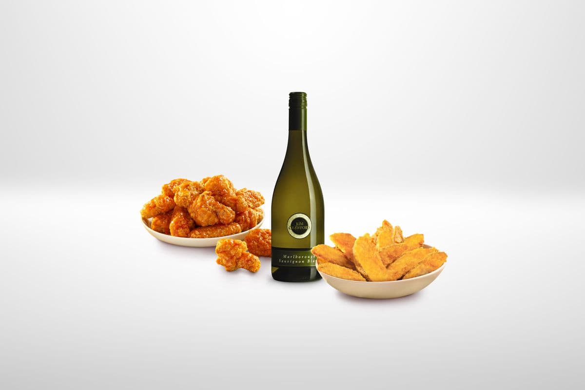 10 Wings, 10 Wedges & Kim Crawford Sauv Blanc (750 ml) (12.5% ABV)