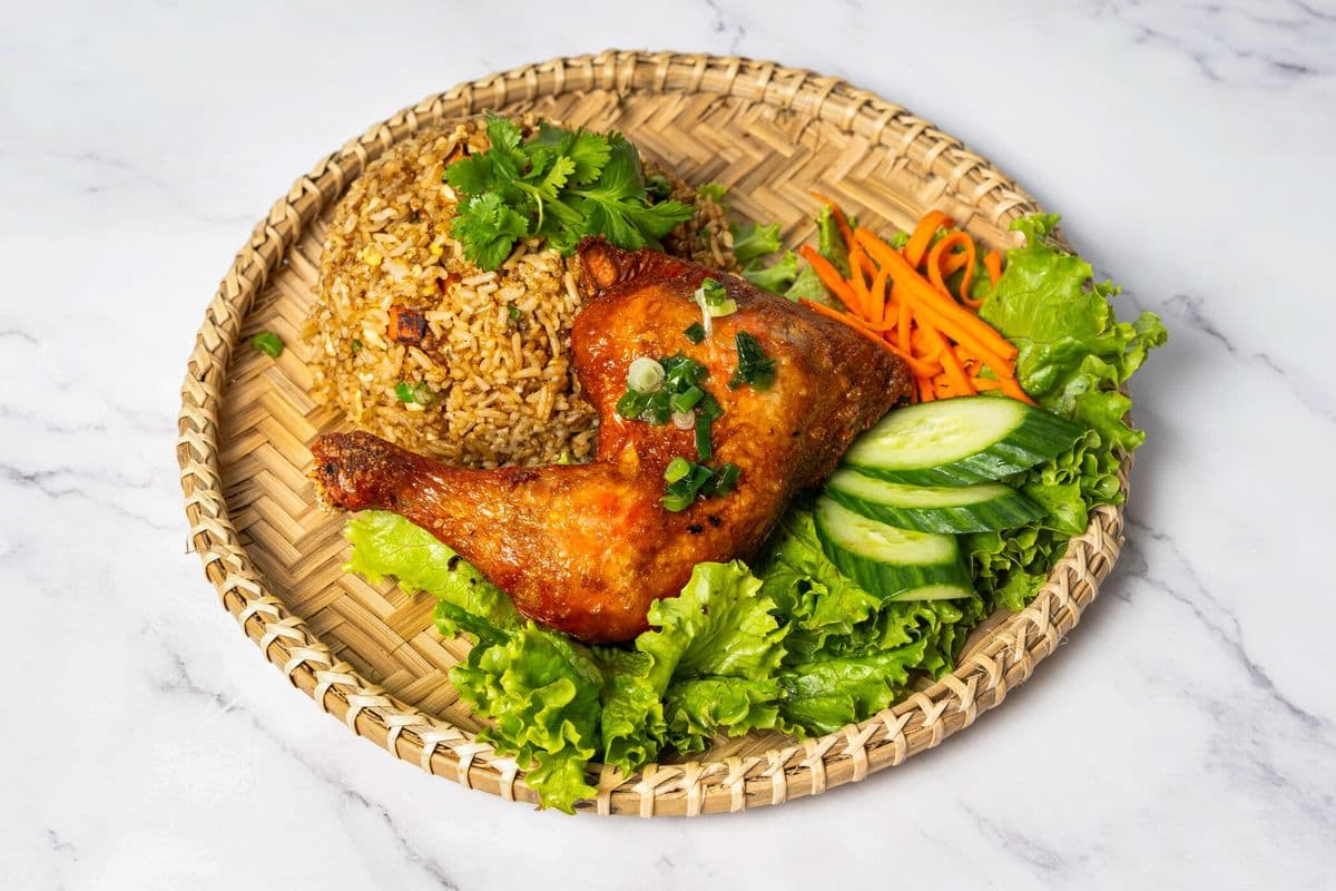 Crispy Chicken with Fried Rice (Cơm Chiên Gà Chiên)