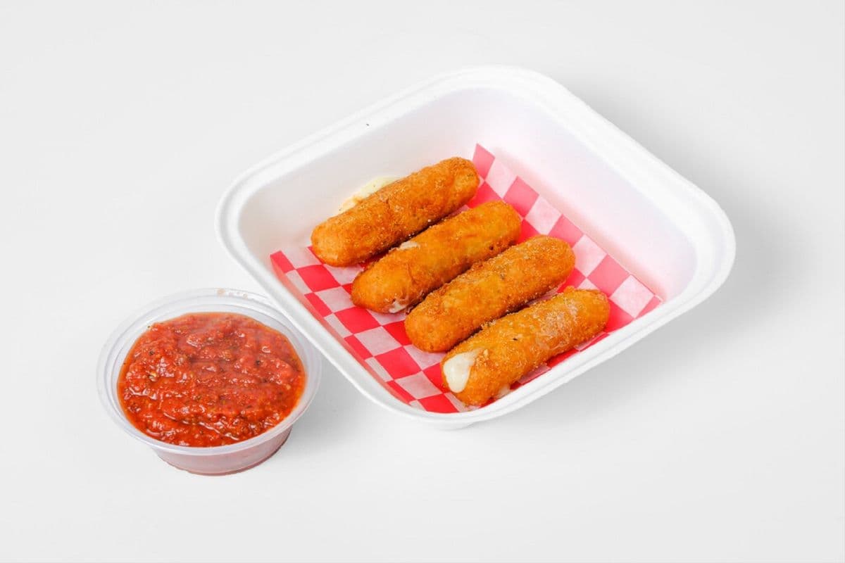 Mozzarella Sticks (6 pcs)