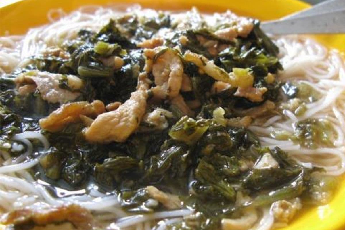 Sichuan Vegetable and Shredded Pork Noodles Soup