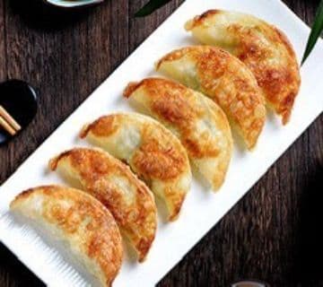 Fried Dumplings 韭菜猪肉煎饺