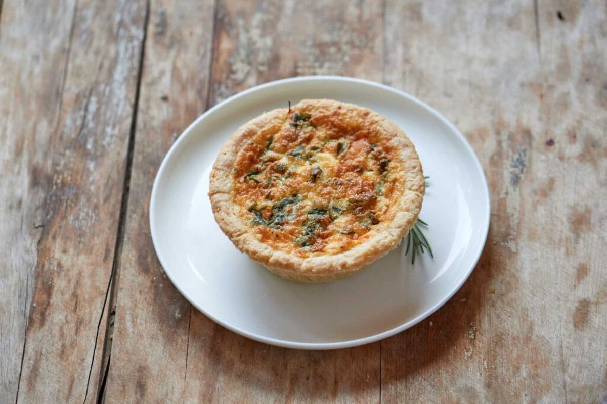 Bacon, Cheddar and Arugula Quiche