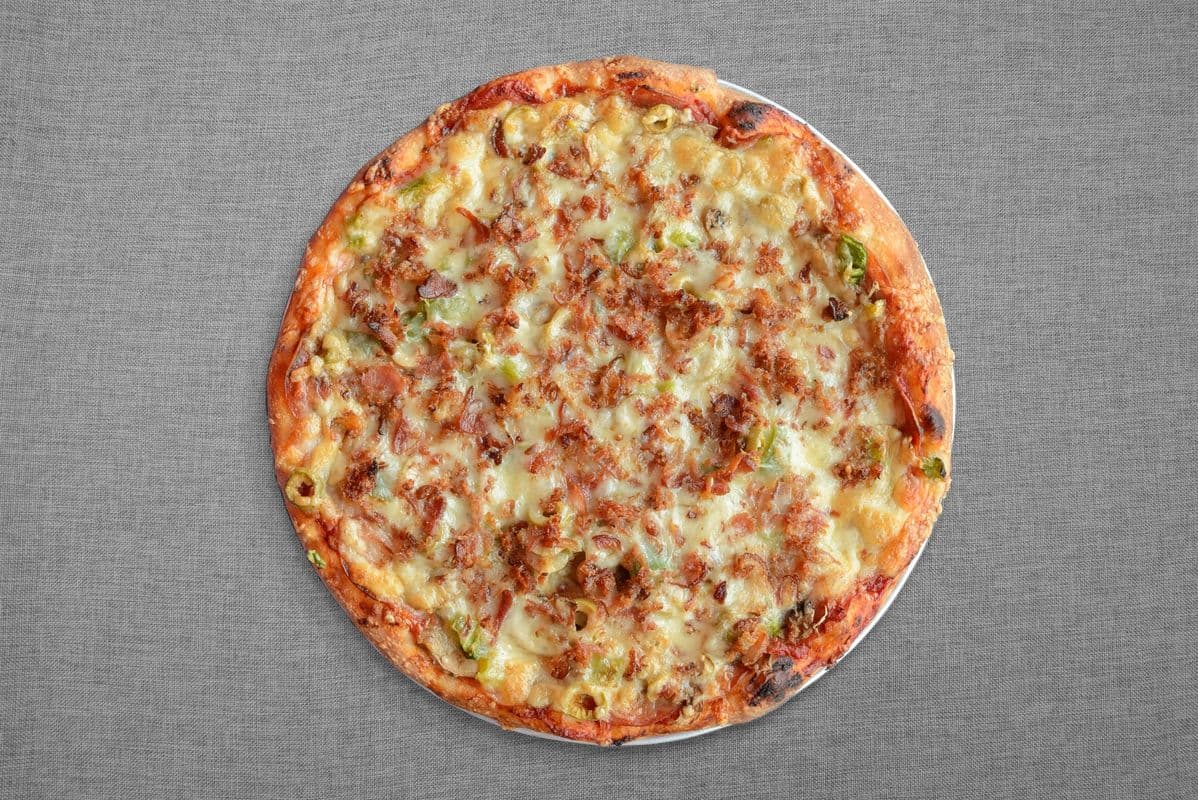 Medium Newport Deluxe "The Legendary" Pizza