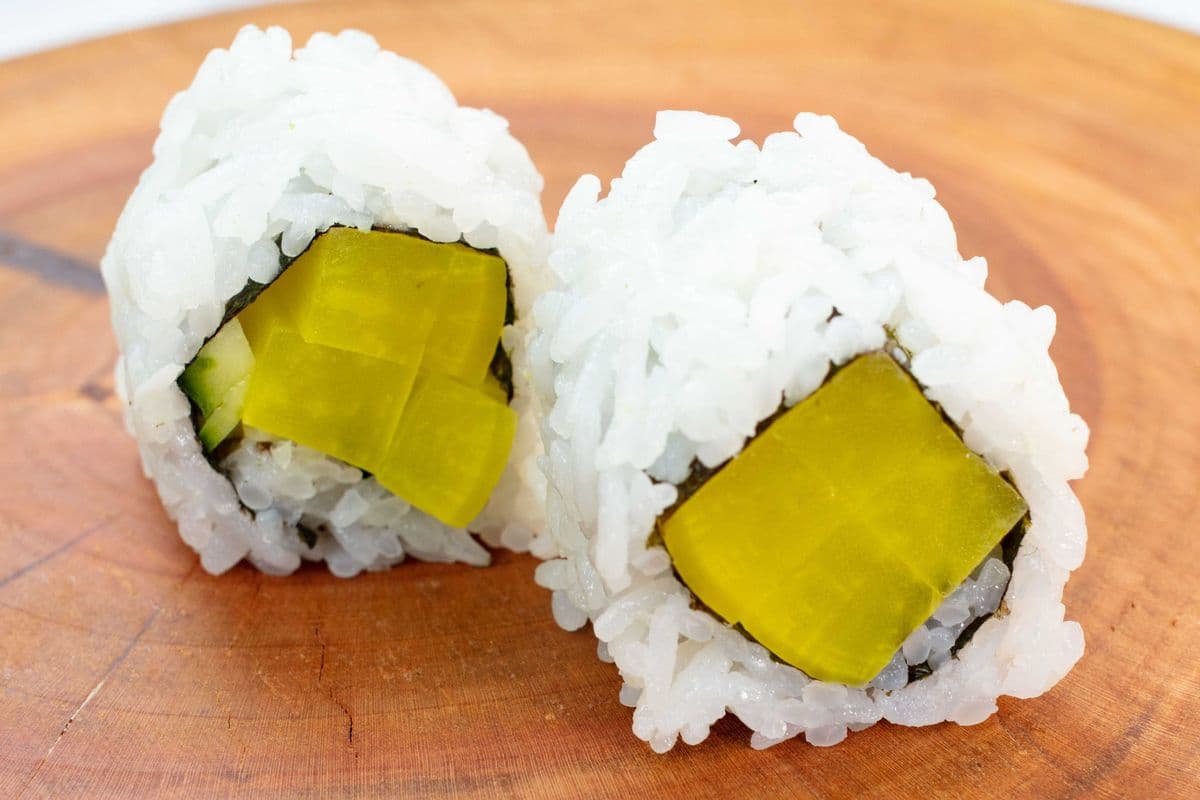 Oshinko Rolls (6 pcs)