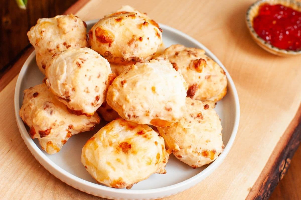 12 Mini Pão de Queijo