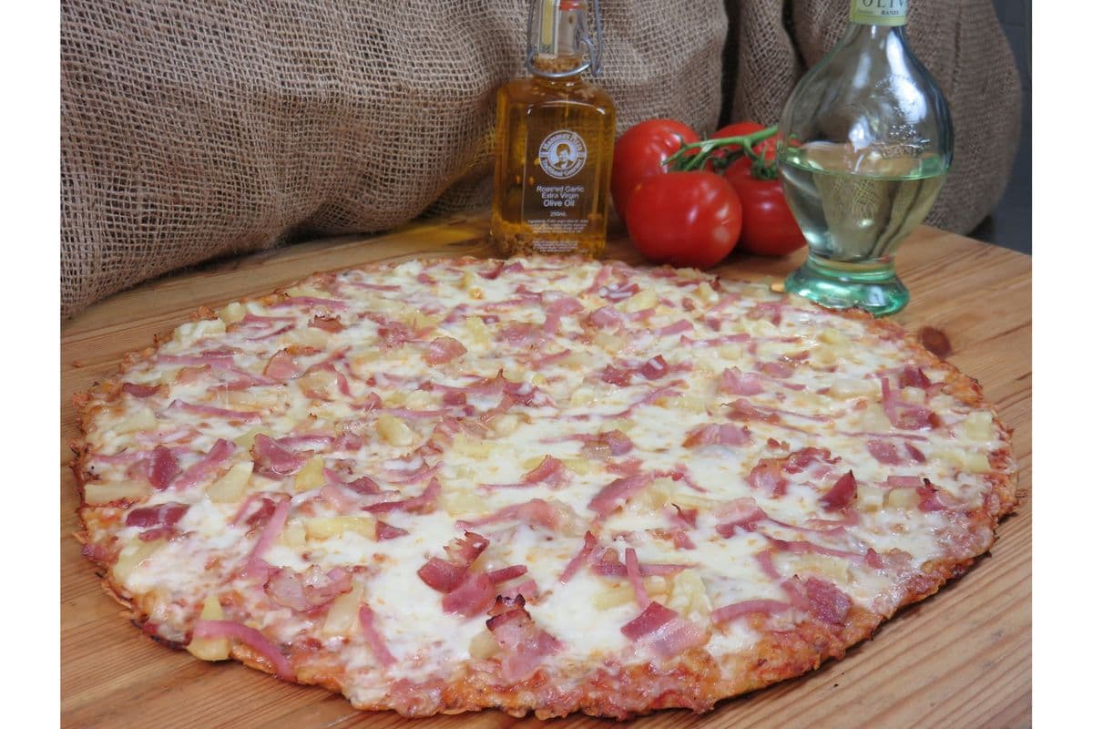 16" Extra-Large Hawaiian Pizza