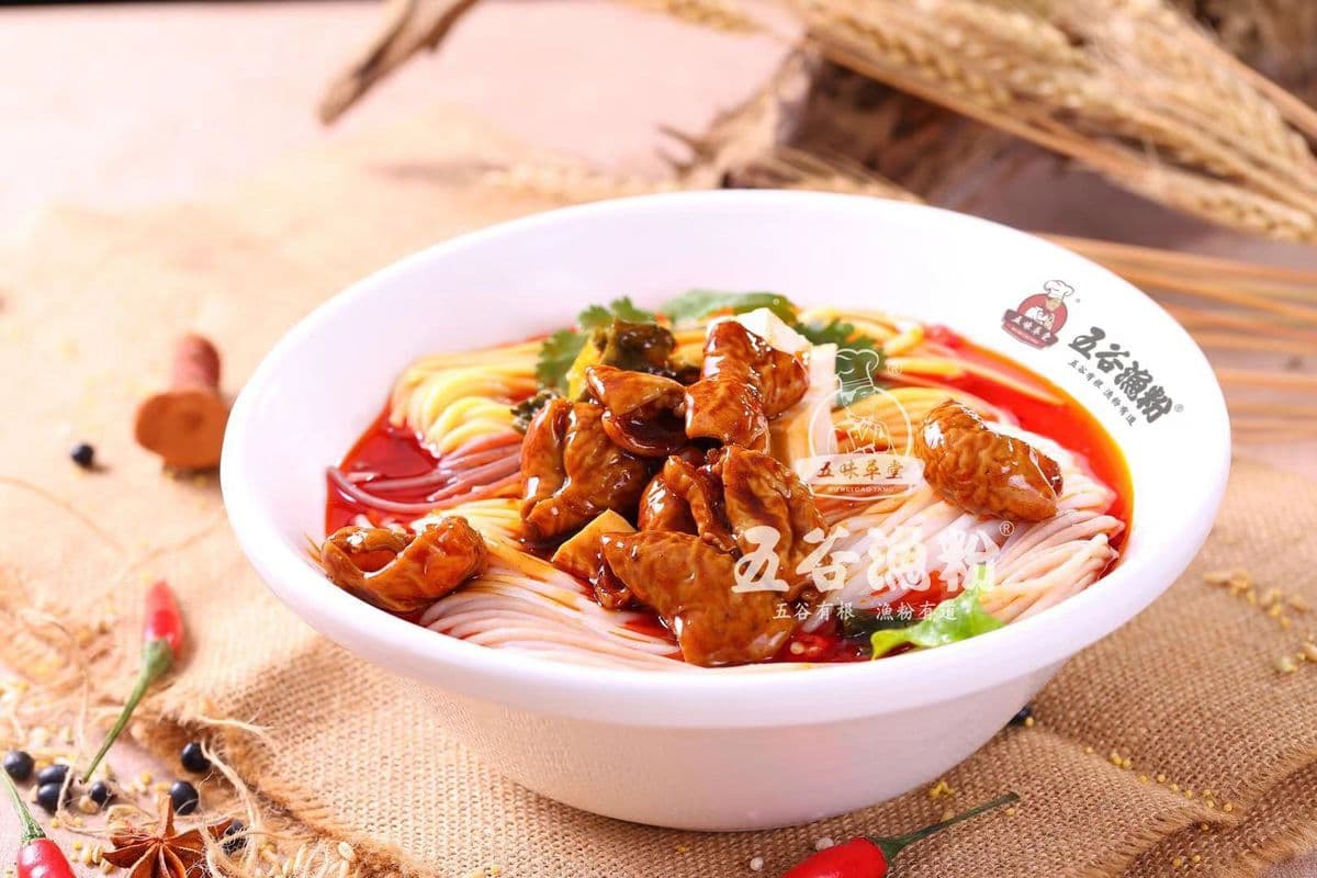 Grains Rice Noodle with Spicy Pork Intestine