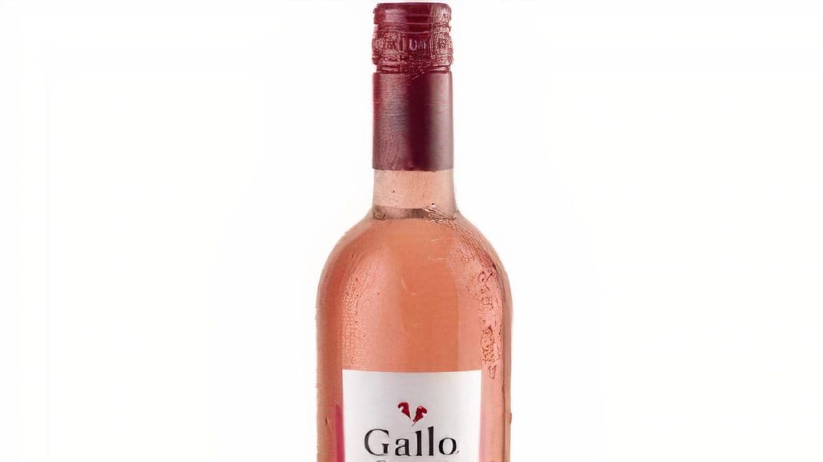 Gallo Family Vineyards White Zinfandel, 750mL blush wine (9.0% ABV)