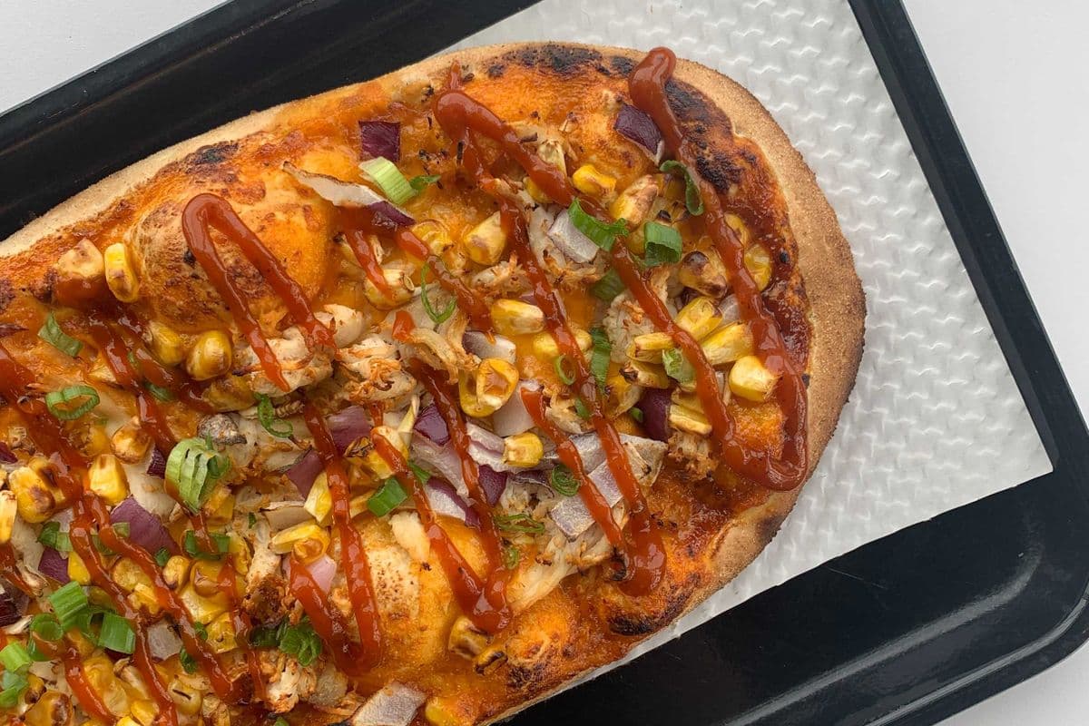 Finger Linck'n Smokey Chick'n Signature Pizza