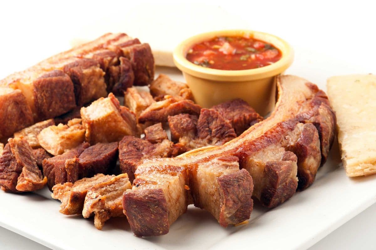 Chicharron / Couenne de porc croustillante / Fried pork crackling