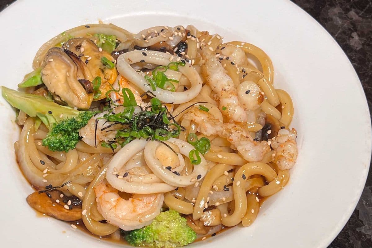 Seafood Yaki Udon
