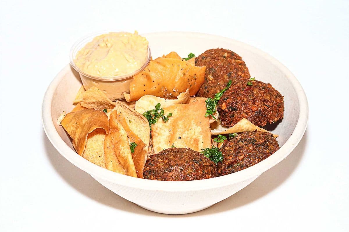 Falafel, Pita Chips, and Hummus (4 pcs)