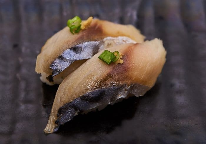 Makerel (saba) Sushi (2 pcs)