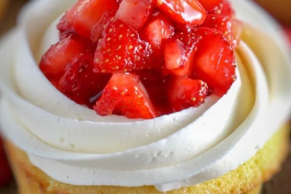 Vegan Strawberry Shortcake Cupcake