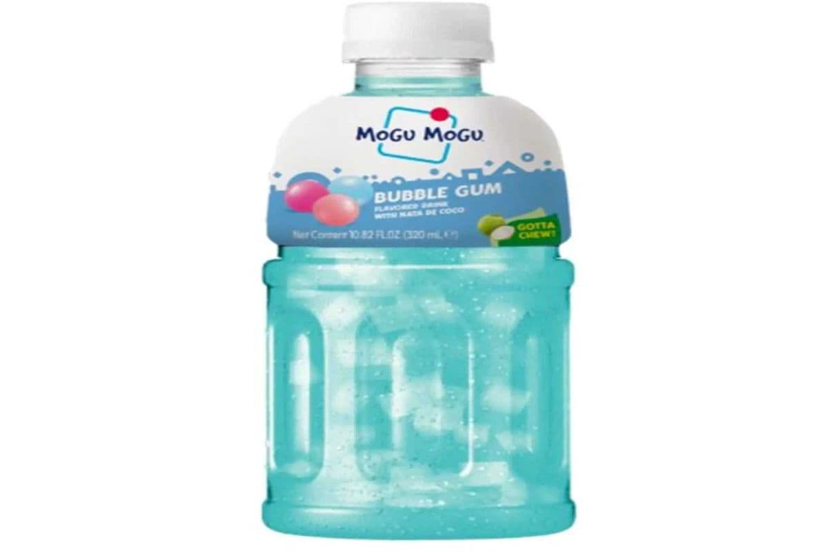 Mogu Mogu bubble gum flavored drink with nata de coco 320ml