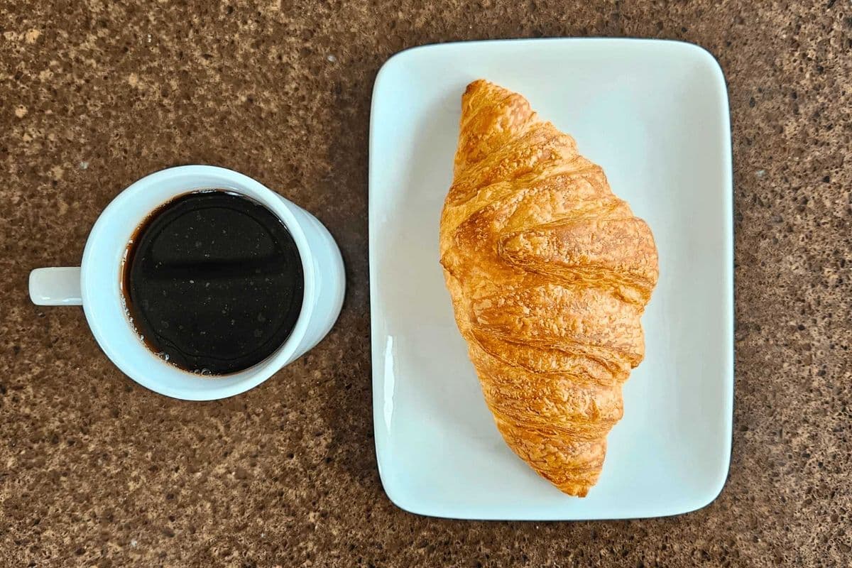 Croissants au beurre et café / Butter and Coffee Croissants