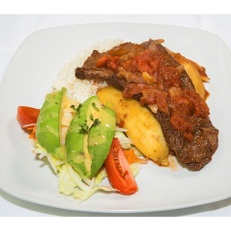 Sobrebarriga en Salsa Criolla