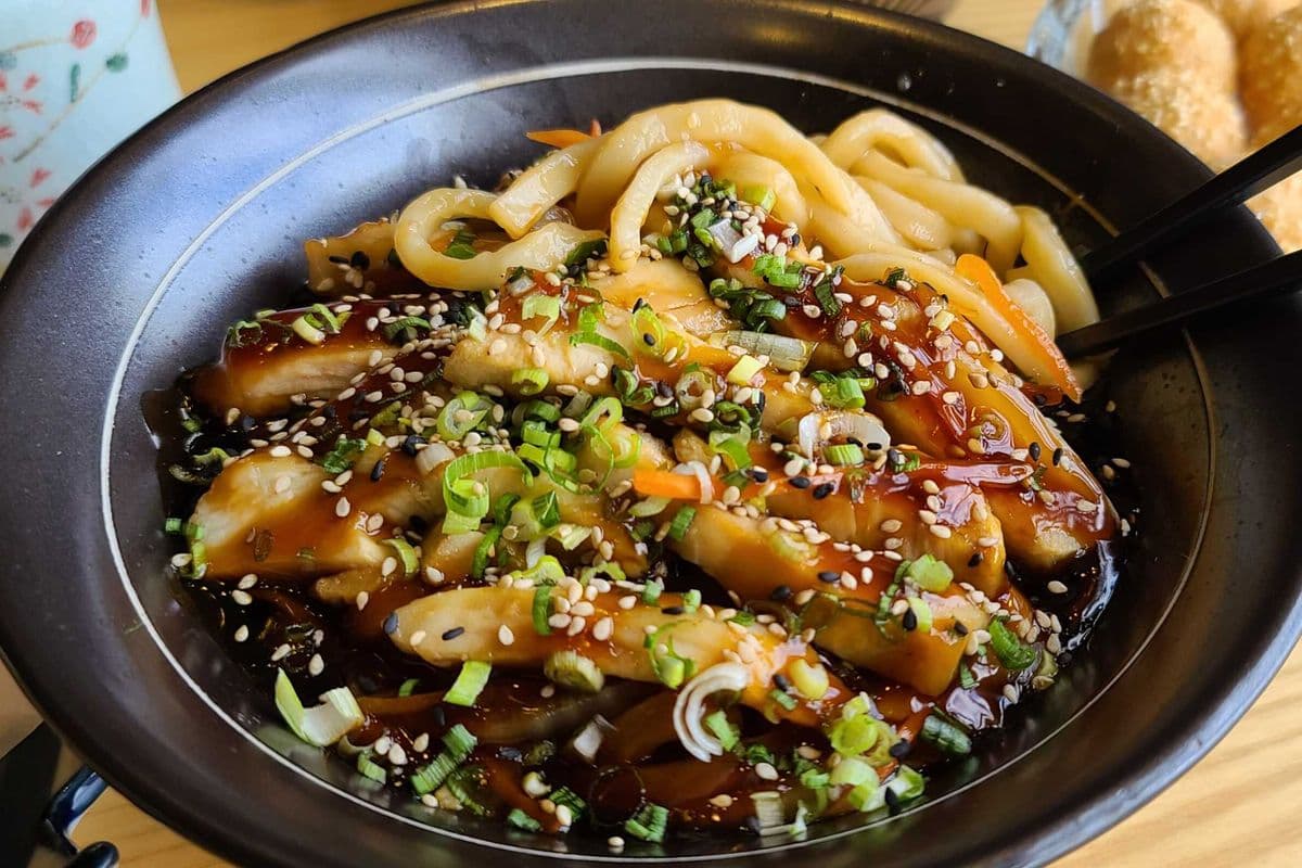 802 Yakiudon Noodles with Chicken