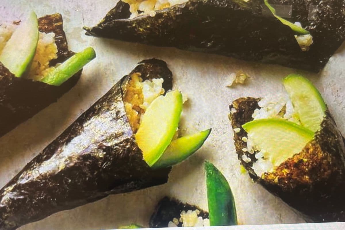 Avocado Cone (牛油果手卷)1
