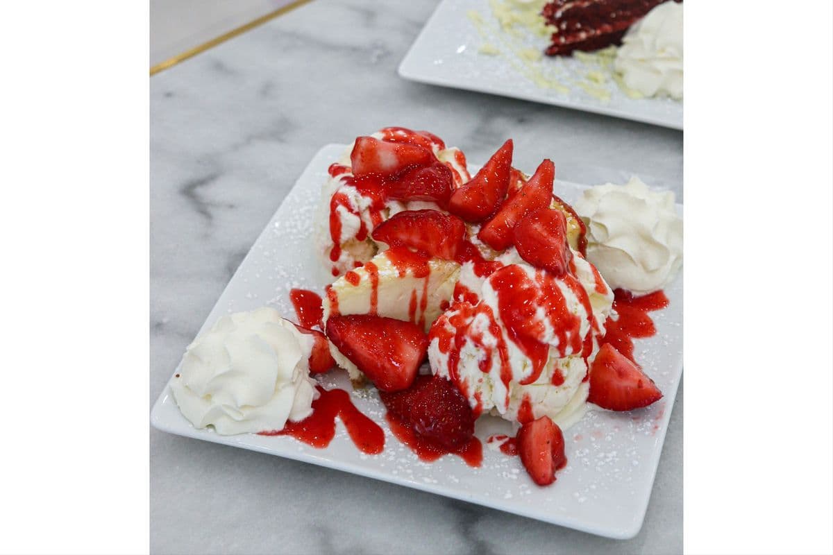 Classic California Cheesecake with Strawberries