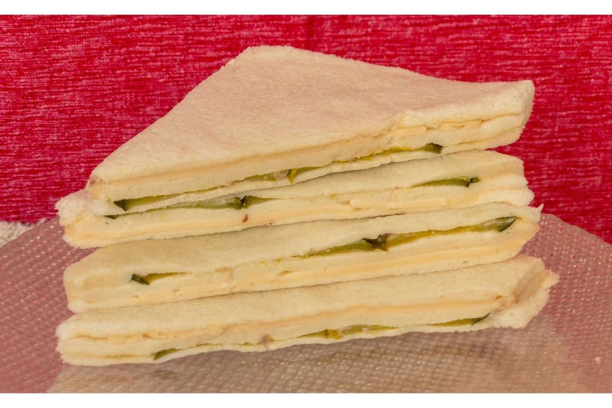 4 Cheese & Pickle cucumber and Dill mayo Sandwiches (Vegetarian) (Triangular)