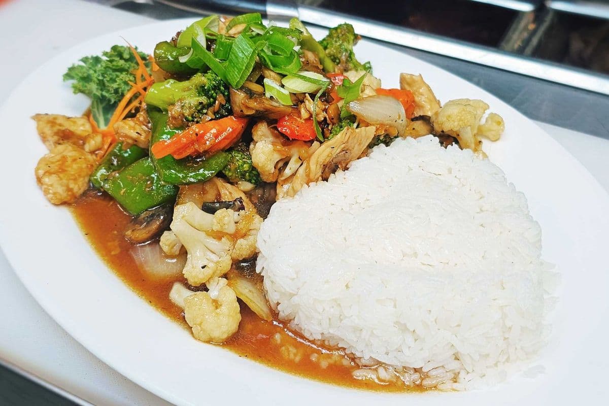 35. Pad Khing