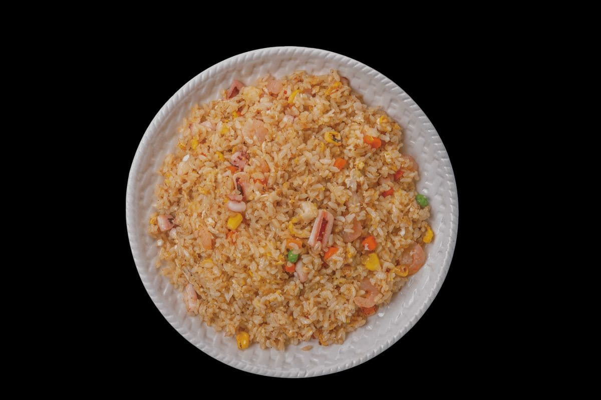 16. 해물볶음밥 Seafood Fried Rice