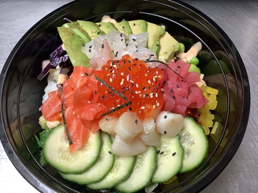 PB10. Poke Bol Deluxe