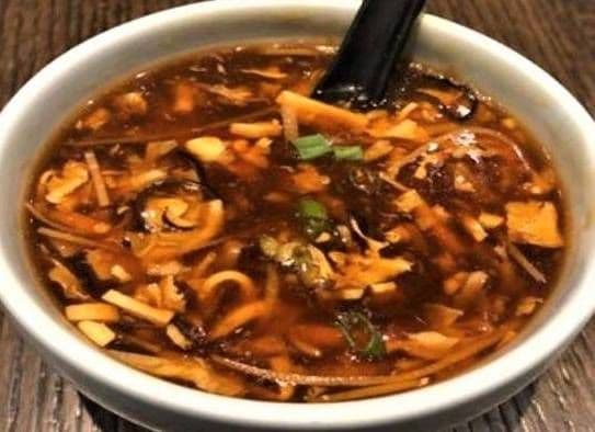 Hot and Sour Soup (vegetarian) Soupe Aigre et Piquante (végétarien)