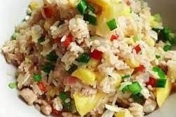 Fried Rice with Diced Chicken and Pineapple 菠萝鸡丁炒饭