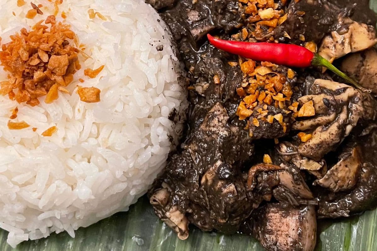 Dinuguan (Isaw)