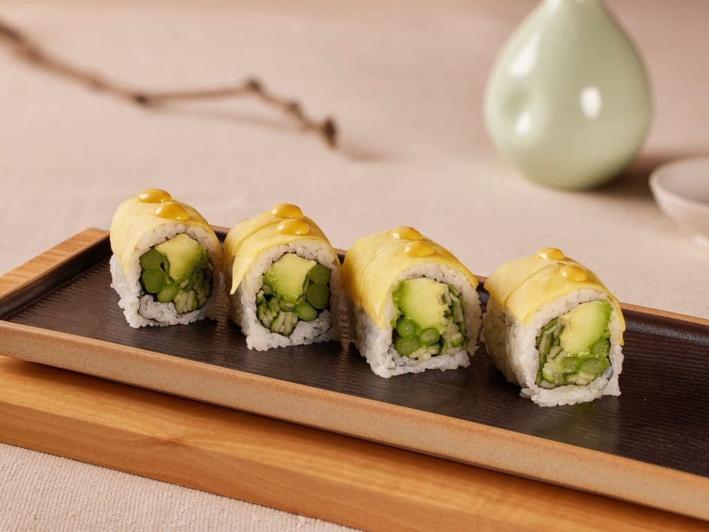 Golden Dragon Roll (8pcs)